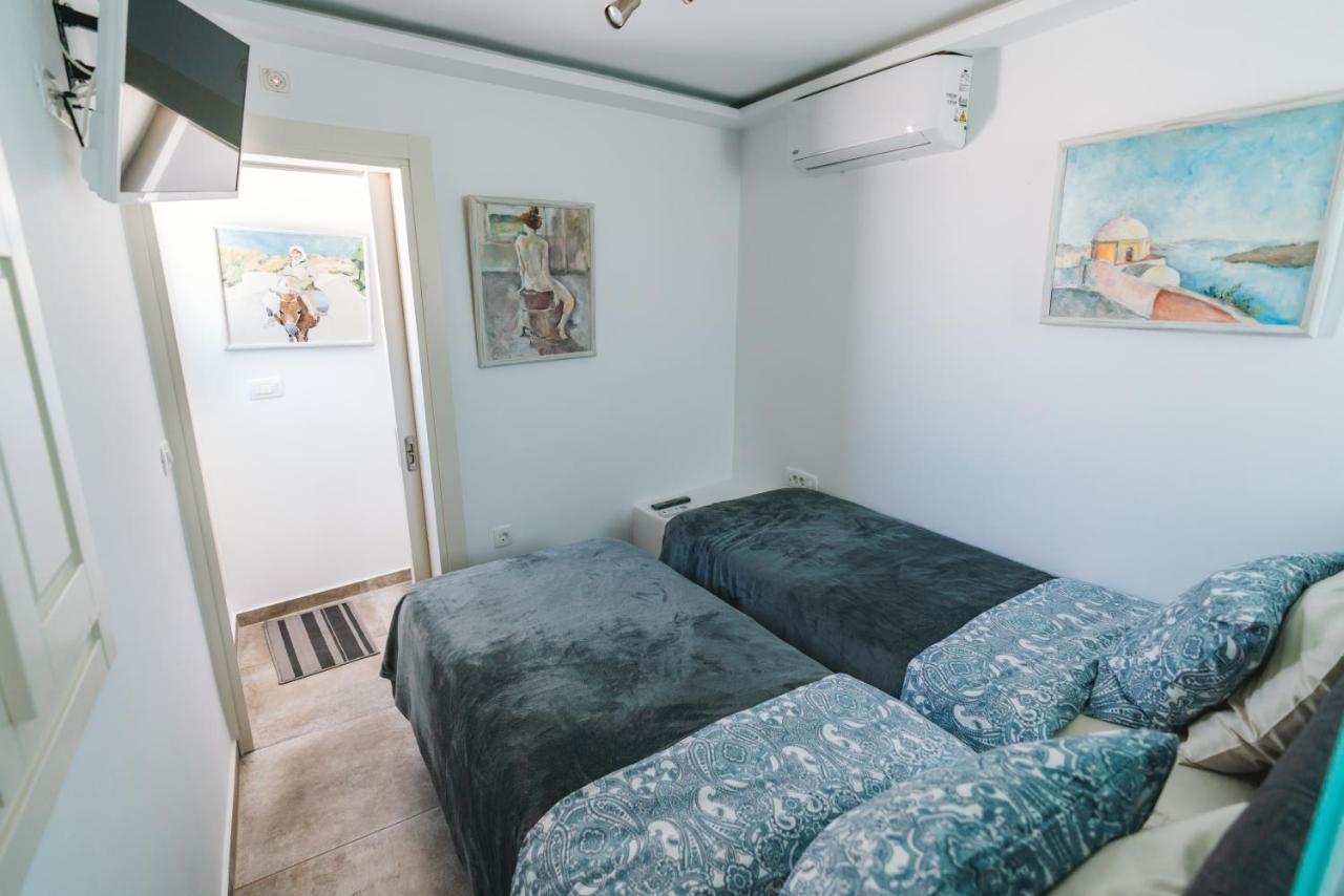 Lux House With Outdoor Jacuzzi And Sea View In Santorini Apartment Emporio  ภายนอก รูปภาพ